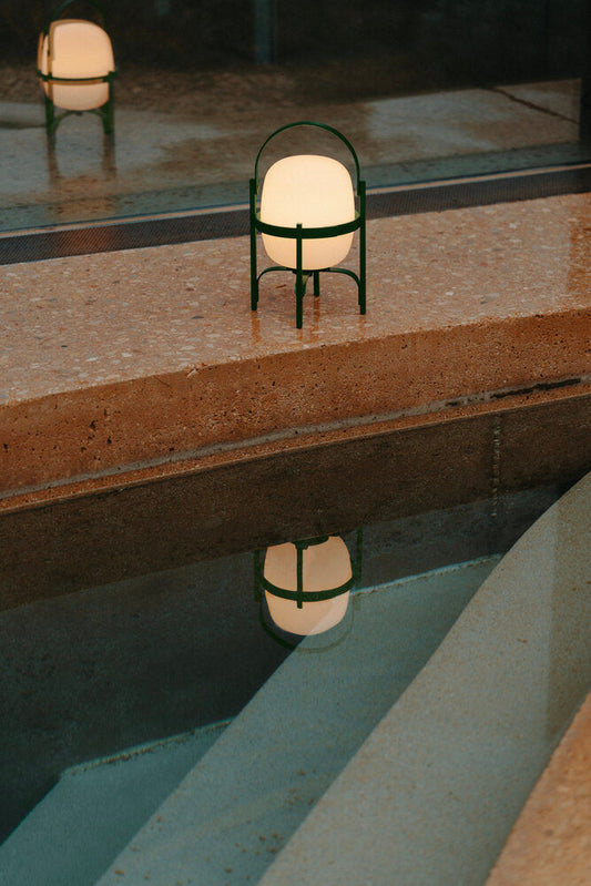 CESTITA ALUBAT - Table-Top Lamp by Santa & Cole